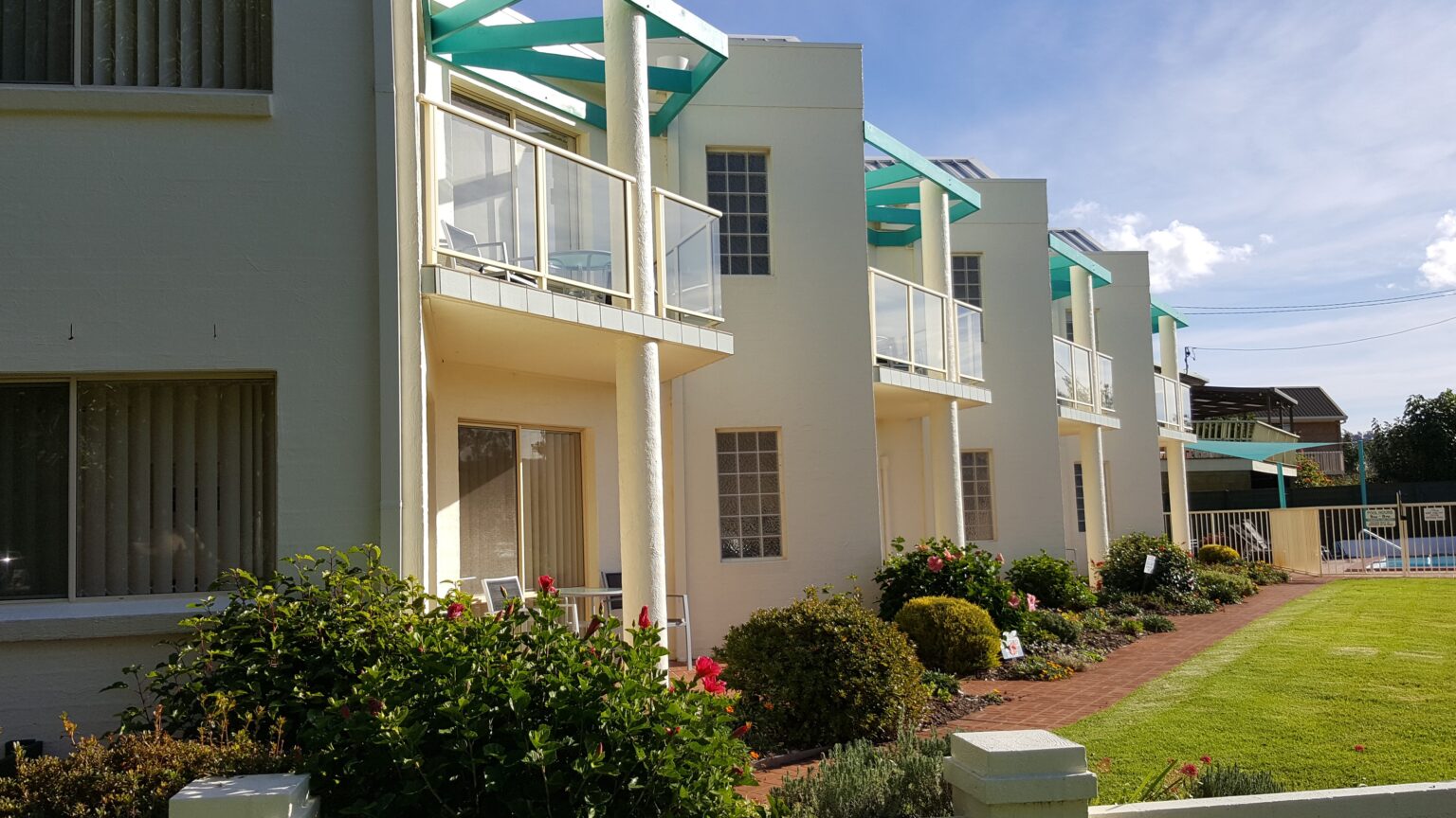 Bayview Apartments Lake Minnetonka